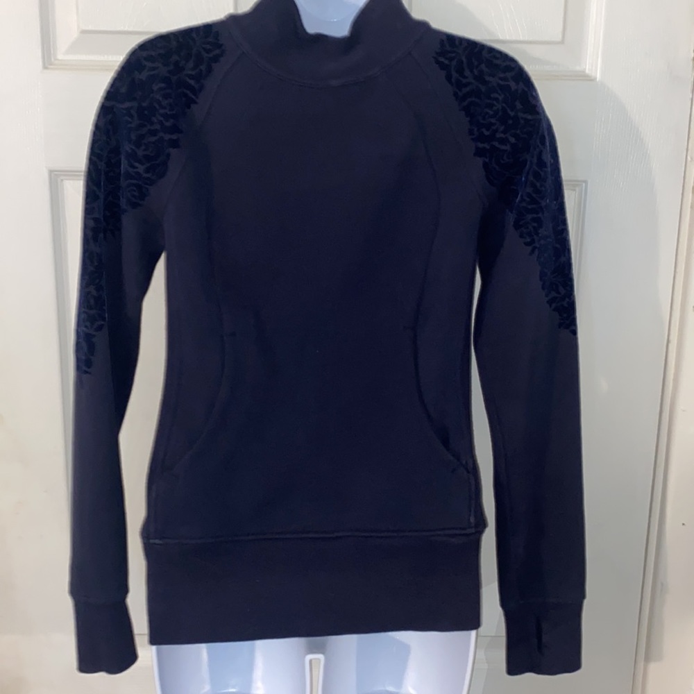 Lululemon sweatshirt